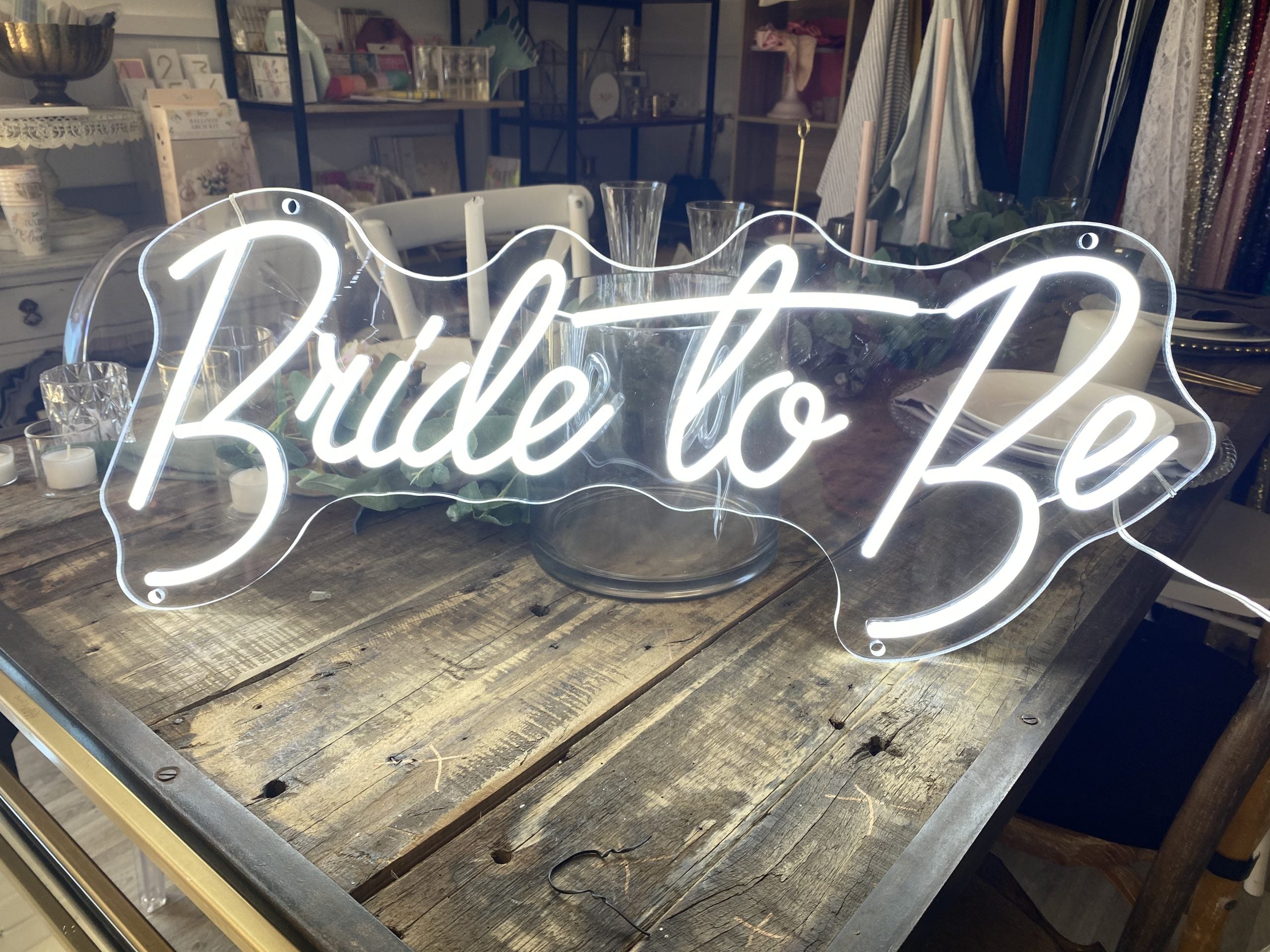 Bride to Be Neon Sign – LED Light Decor for Bridal Shower, Bachelorette Party, Wedding Celebration