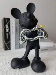 Mickey Mouse Love Resin Figurine – Cute Disney-Inspired Home Decor Toy